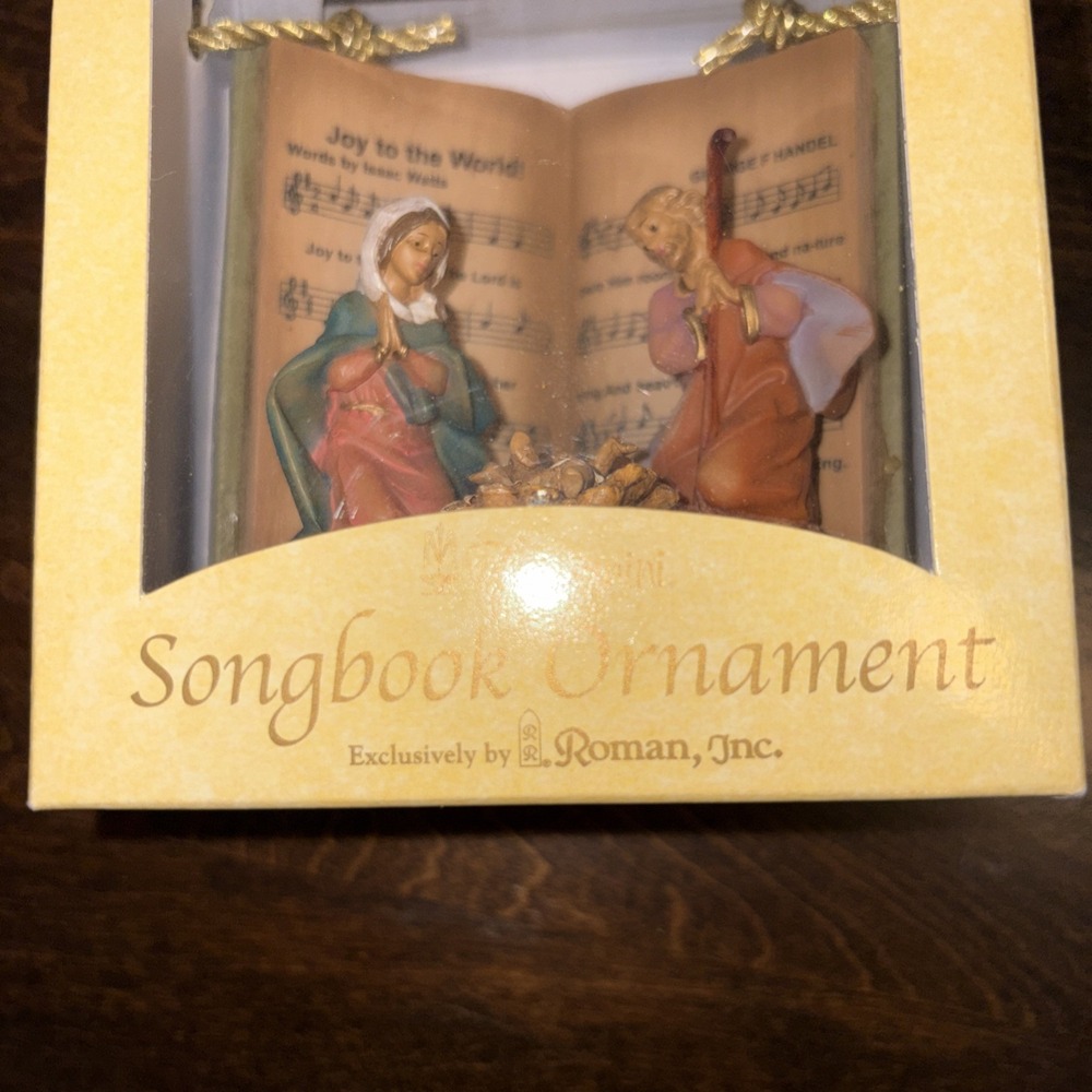 Fontanini Songbook Ornament Joy To The World Holy Family By Roman Inc. 2004 - Picture 3 of 6